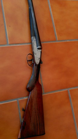 Hola, compañeros. Un amigo me envía estas fotos. Su suegro se quiere desprender de esta escopeta, una 00