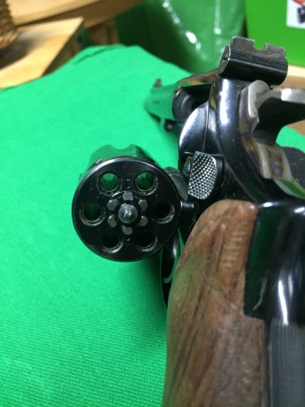 Replica en calibre 22 del K-14. el arma esta muy cuidada y es extremadamente precisa.

el arma esta en 00