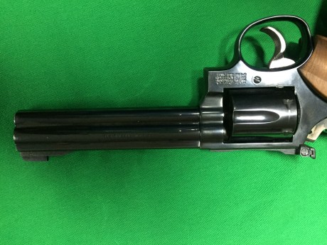 Revolver calibre 38, muy cuidado y muy preciso. Dos cachas (original y anatómica)

Arma en Madrid y se 00