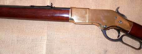 Hola, vendo rifle Uberti de palanca, calibre 44/40, modelo Yellowboy 1866, en muy buen estado, practicamente 00