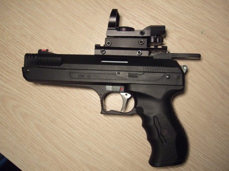 Buenas, estoy interesado en comprarme una pistola para tirar dentro de Casa, y de vez en cuando fuera, 90