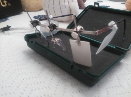 Gafas de tiro en perfecto estado, usadas muy pocas veces.

Incluye tapa frontal, tapas laterales, y óptica 02