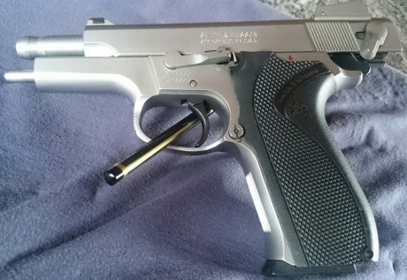 Cambio por 30-06 semiautomático en buen estado, sin visor, mejor trato en mano. Gracias. 00