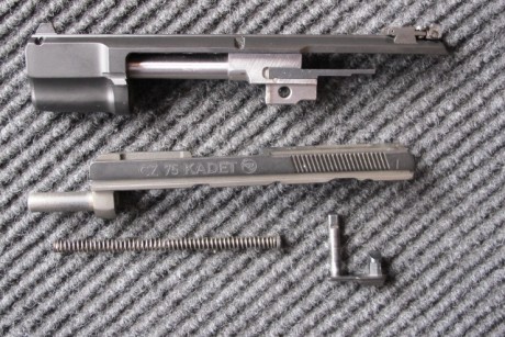 Está claro que este tipo de pistolas ya no interesan. Retiro de la venta mi CZ75 del 9 00