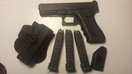 Buenos días compañeros.

Me desprendo de una de mis Glock, es el modelo 17 3ª Generación.

Es un arma 02