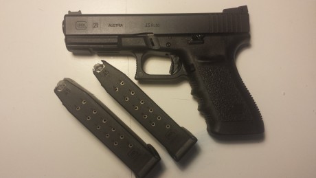 Buenos días.

Me desprendo de la otra de mis GLOCK es el modelo 21 de 3ª Generación.

El arma está nueva 12