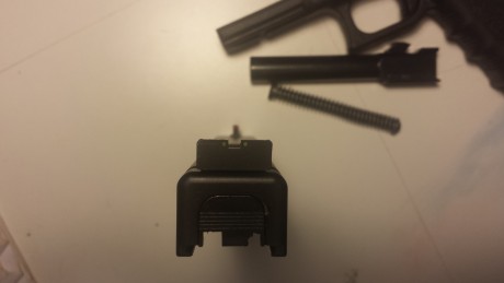 Buenos días.

Me desprendo de la otra de mis GLOCK es el modelo 21 de 3ª Generación.

El arma está nueva 10