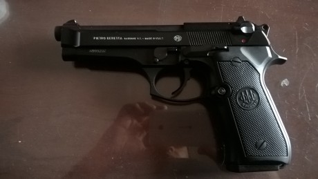 Vendo Beretta Fs92 Guiada en F, El estado como se puede ver en las fotos es nueva no mas de 400 tiros. 01