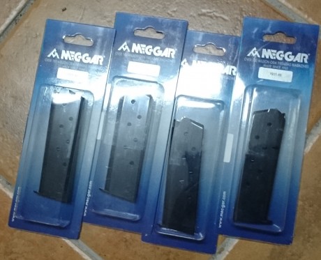 4 cargadores de 7 tiros nuevos sin estrenar ni sacados de la caja. 30€ con portes cada uno. Los 4, 100€ 00