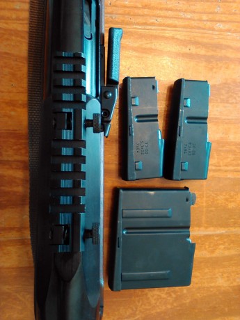 Buenas,Vendo Hk 940 en 30.06,excelente estado,cañon largo,
Tres cargadores de 2, 3 y 10 cartuchos,
Tiene 00