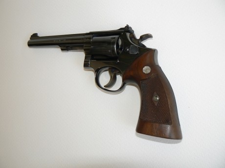 revolver Smith & Wesson modelo K17 Masterpiece en calibre .22 lr.
Idéntico al modelo K14 Masterpiece 11