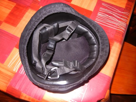 Vendo casco pascut balistico nivel III-a
Estado Nuevo, nunca usado
Talla mediana
con funda protectora

precio 00