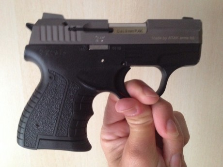 -Pongo a la venta estas detonadoras. Una vez puesto el anuncio iré adjuntando fotos de todas.
  -Revolver 22