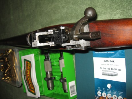 Hola

Vendo Lee Enfield NºIV fabricado en USA por Savage,creo recordar que tiene dos estrias,cal. original 01