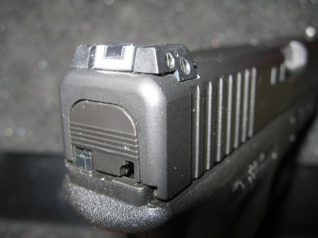 Buenas tardes
Pongo en venta GLOCK 17 4 generacion,pocos tiros(unos 800).Tiene cambiado el desconector,el 00