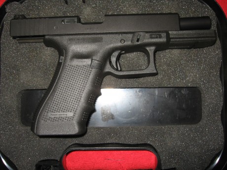 Buenas tardes
Pongo en venta GLOCK 17 4 generacion,pocos tiros(unos 800).Tiene cambiado el desconector,el 10