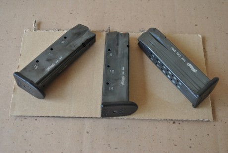 Se venden tres cargadores para Walther P99 de 9mm:
- 1x cargador walther (teja negra): 30€
- 2x cargadores 02