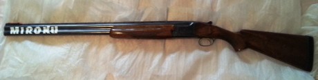 Superpuesta Miroku modelo 3800.
Monogatillo
Selectora
Expulsora
Cañones de 71 cm.
Chokes fijos + y +- 12