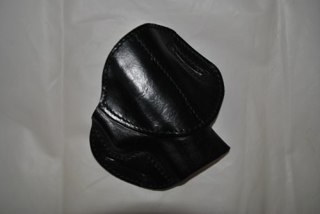 Se venden dos fundas de paisano para pistola P99:
- Cuero modelada marca Cabrero: 10€
- Cordura Vega Holsters 00