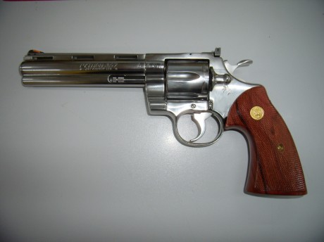 Se vende Revolver Colt Phyton de 6"
Calibre 357 Magnum
El arma esta en inmejorables condiciones
Se 00
