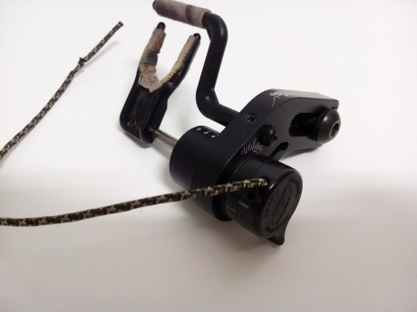 En venta lote compuesto por visor Tru-glo de 5 pines de fibra optica mas iluminador para uso nocturno 00