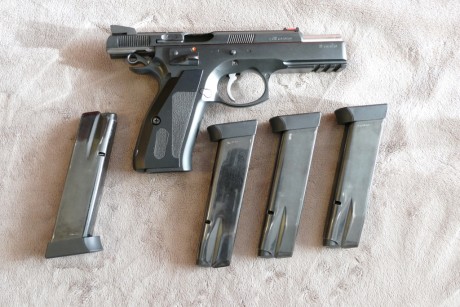 - RETIRADA DE LA VENTA.- CZ SP01 SHADOW Cal. 9 PB, en perfecto estado.
- Guiado en tipo "F"
Lleva 01