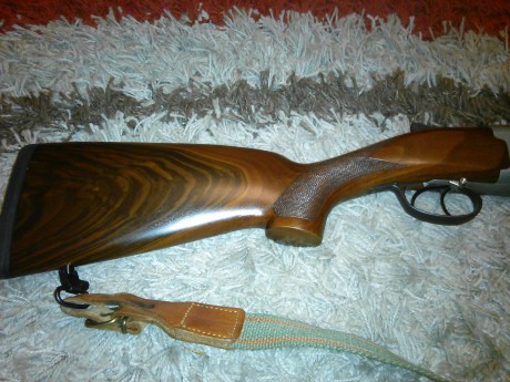 Vendo mi rifle express marca verney Carron en calibre 8x57jrs el rifle esta impecable tanto de maderas 01