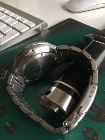 Diver's Watch  CITIZEN PRO-MASTER ECO-DRIVE TITANIUM "ORCA" 200 M.  Modelo Top equipado con 00