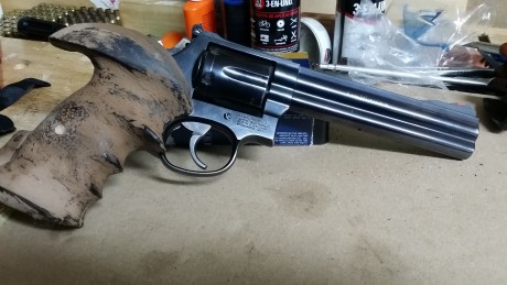 Pongo en venta este "clásico", le acoplé la cacha de un astra y tiene las suyas originales. 00