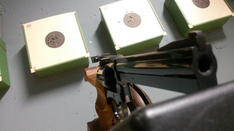 Bueno, pues se vende fantastico revolver para competicion de fuego central.
Su estado es el original, 11