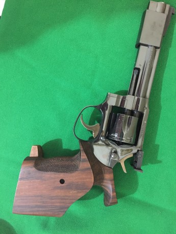 Arma excelente como podeis ver y con el contrapeso original y cacha Nill mediana.

el arma se puede probar 02