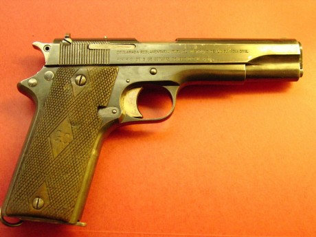 Hola:
Encontre esta pistola Star en una casa de empeno aca en La Florida. Funciona perfectamente con cartuchos 02