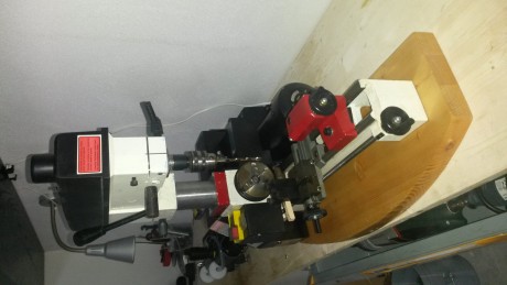 Buenos dias , cambio torno de bricolaje con modulo de taladro , el cabezal tiene 70mm  y la distancia 01