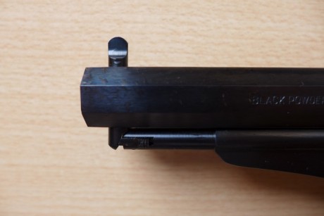Voy a empezar a vender algunas armas de mi colección particular para capitalizarme un poco.

Muy a mi 10