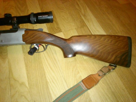 Vendo mi rifle express marca verney Carron en calibre 8x57jrs el rifle esta impecable tanto de maderas 20