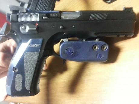 Buenas.
Pongo a la venta equipo completo de ipsc: 
 -pistola Cz Sp01 Shadow ,modelo 1.
 -4 cargadores.
 00