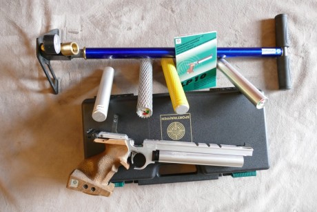 - Vendo STEYR LP10 CAL. 4.5, en perfecto estado.
Lleva además:
- Otro Gatillo.
- 5 botellas de aire.
- 00