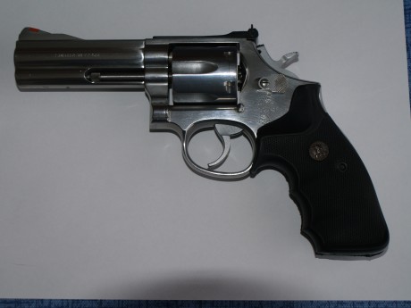 Vendo Revolver 686 Cal. 357, Cañón- 4" de cañón Inox cachas de goma, lo vendo por no usarlo, por 00