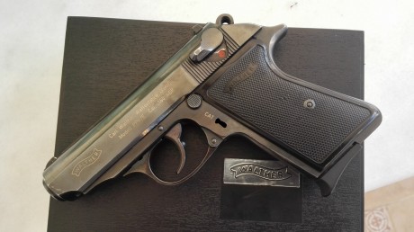 Saludos,vendo una WALTHER PPKE de calibre  nueve corto en perfectísimo estado, está guiada en A, dos cargadores, 01