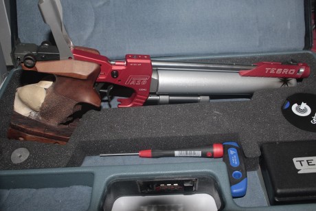 Tengo otro proyecto en mente y necesito caja, vendo pistola competición PA10 de TESRO, como se puede comprobar 00