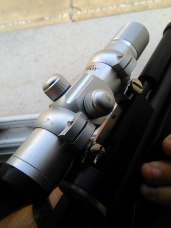 Se venden dos puntos rojos ideales para pistola o cualquier réplica de airsoft. 
El gamo 30€ portes incluidos. 01