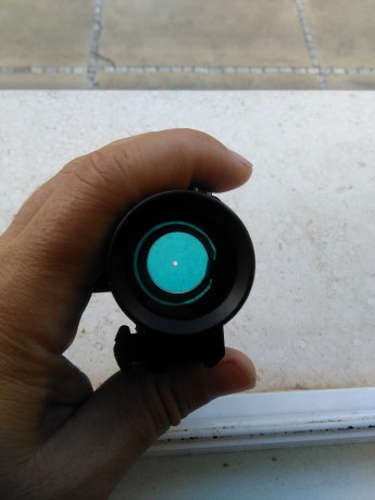Se venden dos puntos rojos ideales para pistola o cualquier réplica de airsoft. 
El gamo 30€ portes incluidos. 11