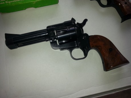 Se vende pistola de fogueo de la marca Alemana S&M modelo 110 de 8mm, con su caja original, accesorios 22