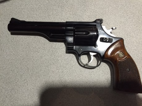 Hola, vendo revolver Llama Suopercomanche, guiado en A y con aproximadamente 150 disparos, en 6,5" 00