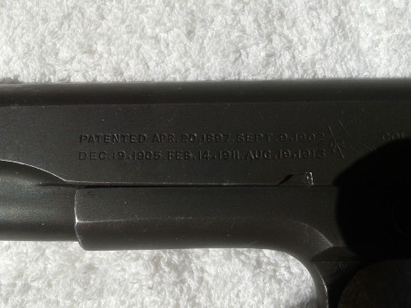 Vendo pistola Colt 1911, Cal. 45 ACP (año 1943). Tiene el acabado original US Army en parkerizado marrón. 01