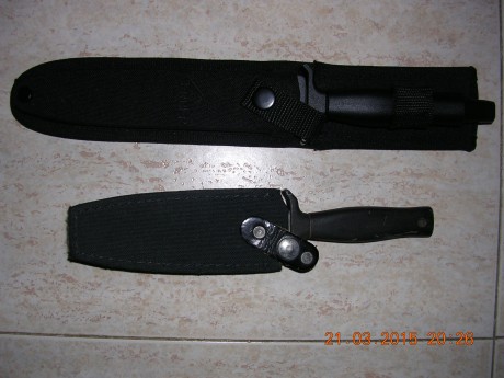 Estas son las piezas que tengo de la casa Gerber, creo que tengo alguna navaja más, ya miraré, tenía un 00