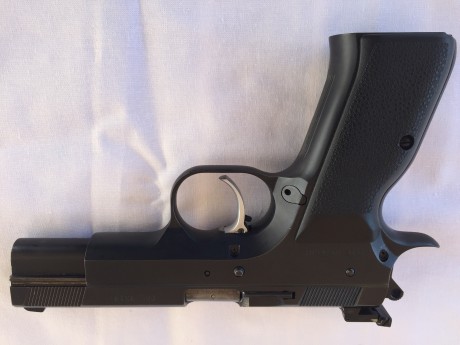 Vendo SPS Combat. 9mm. 
Es el mismo modelo de la Tanfoglio Combat pero una serie que se fabricó bajo licencia 101