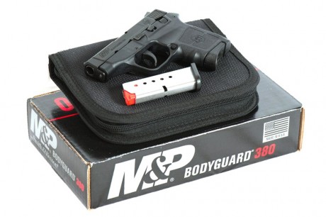 Hola, poco mas que decir, interesado en este arma, una PISTOLA S&W BODYGUARD .380 AUTO si alguien 20