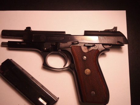 buenas noches .
                     VENDO PISTOLA TAURUS PT 9MM  ,ALZA LPA , REGALO ADEMAS  3 CARGADORES, 02