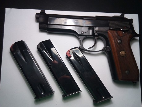buenas noches .
                     VENDO PISTOLA TAURUS PT 9MM  ,ALZA LPA , REGALO ADEMAS  3 CARGADORES, 01